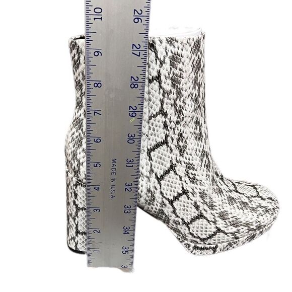 Justfab bootie Women’s Animal Print Francine Platform Ankle Boot Faux Leather - Picture 3 of 8